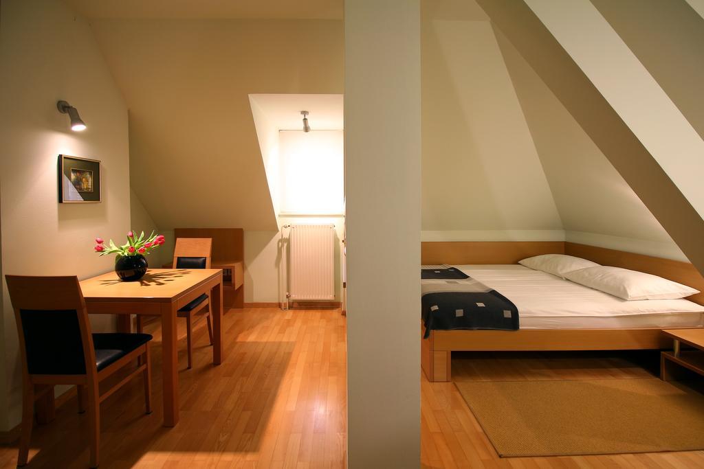 Apartments Villa Boltez Kranj Quarto foto