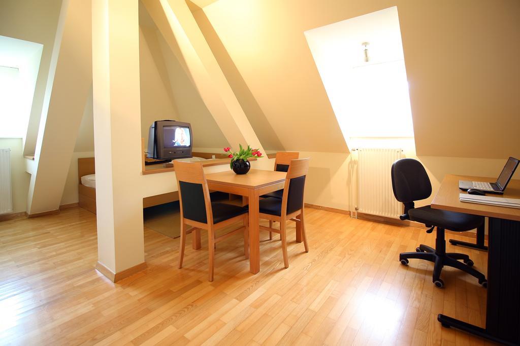 Apartments Villa Boltez Kranj Quarto foto